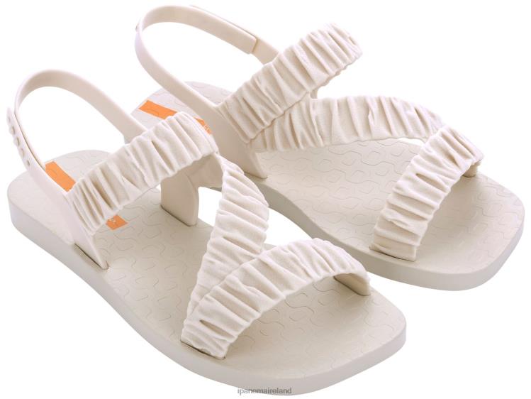 Footwear VR06T121 Women Ivory Ipanema Go Fever Sandal