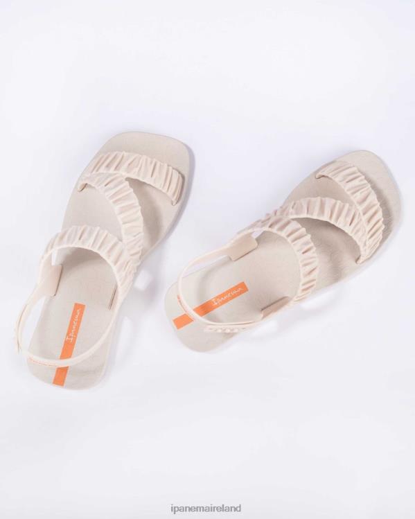 Footwear VR06T121 Women Ivory Ipanema Go Fever Sandal